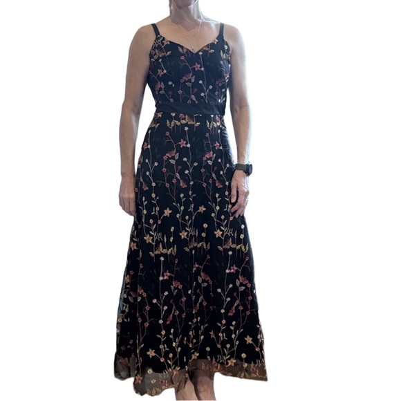 EMBROIDERED Tea-Length Cocktail / Prom Dress - Picture 4 of 17